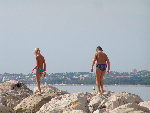 Ilona et Anthony comme leurs mères... Isabelle et Nathalie